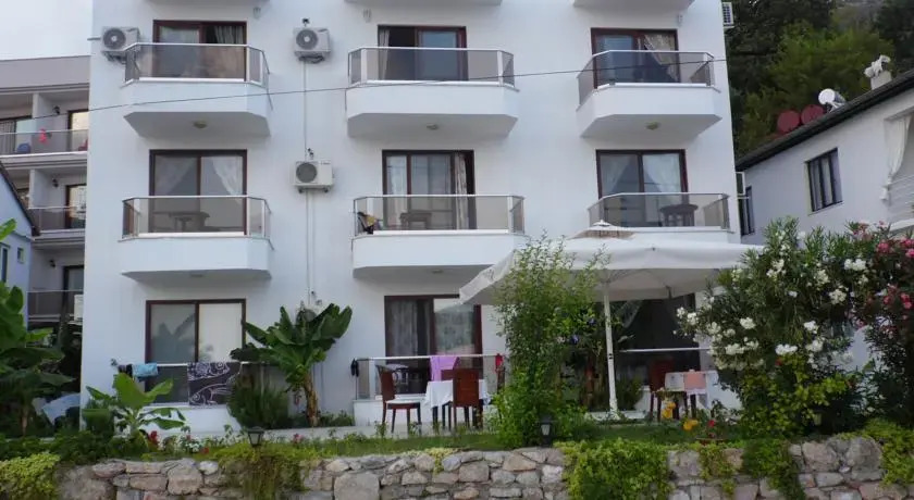 Bozburun Dinc Otel — Marmaris