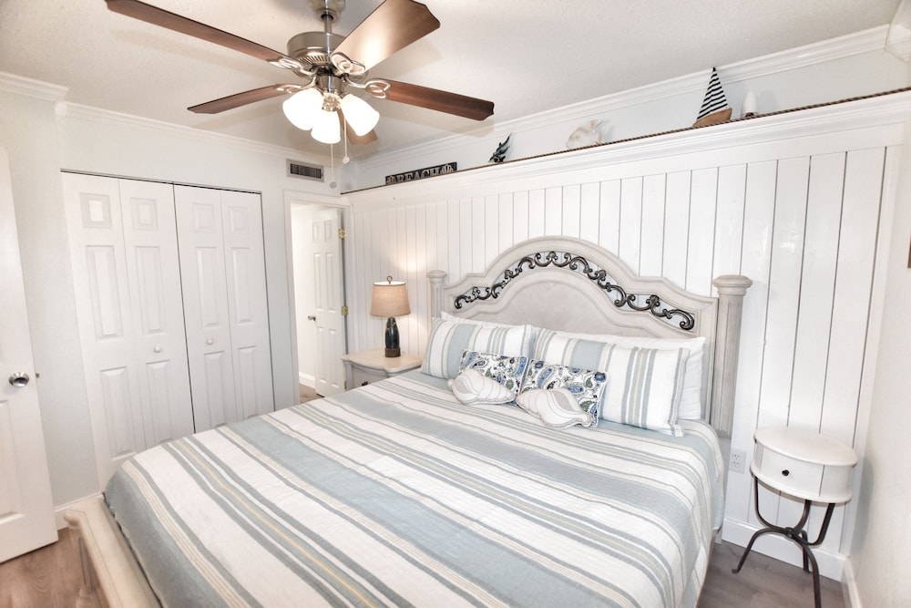 0206 Waters Edge Resort 1 Bedroom Condo by RedAwning - photo 3