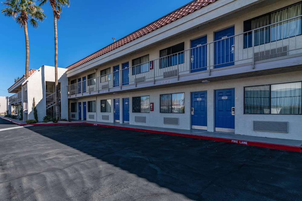 Rodeway Inn & Suites Thousand Palms Rancho Mirage - photo 37