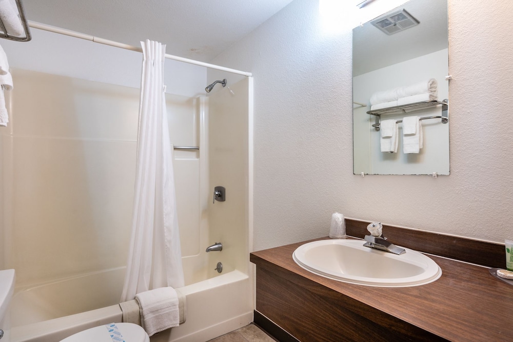 M&M Motel - photo 26