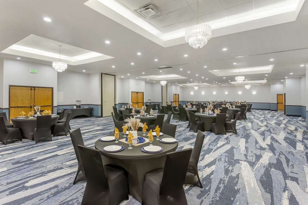 Comfort Suites Ogden Conference Center - photo 42