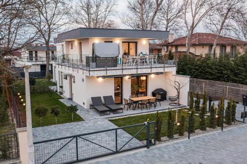 Balatonic Sky — 4-Star Luxury Hotel in Zamardi, Hungary