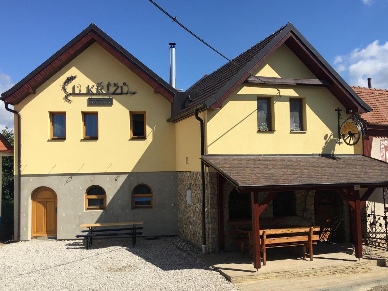 Vinny Sklep U Krizu — hotel in Milotice