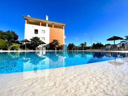 Albufeira Modern 4 With Pool by Homing — 4-Star Luxury Hotel in Albufeira, Portugal