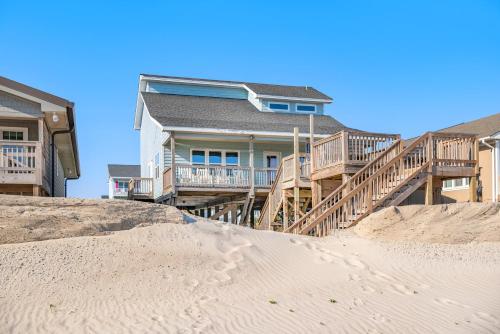 Front Row by Oak Island Accommodations - photo 31