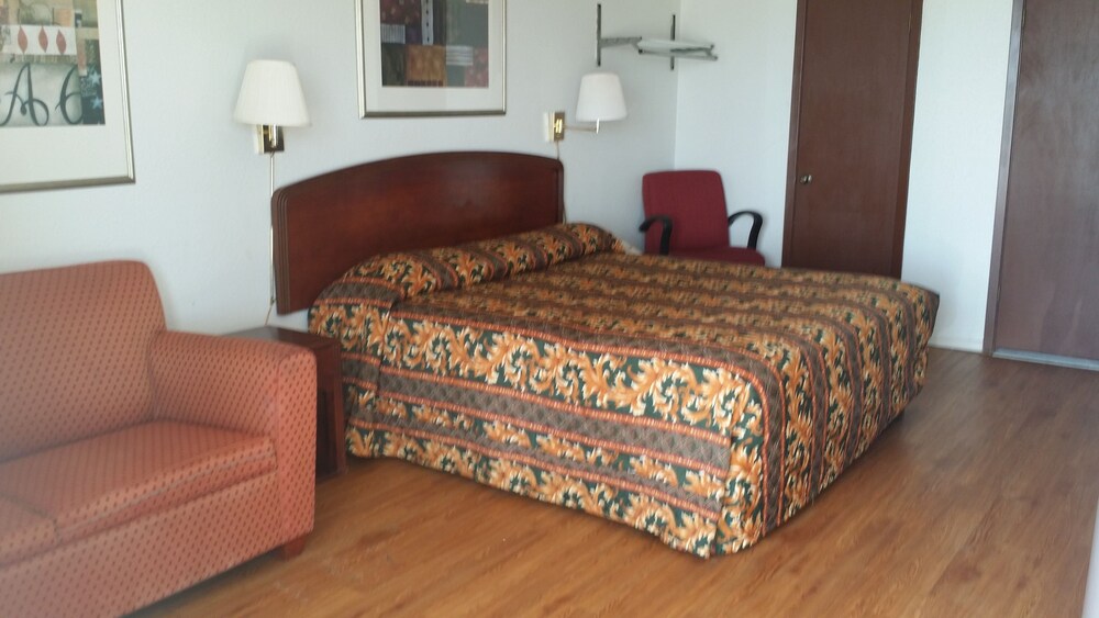 West Texas Inn & Suites with Kitchenette - photo 7