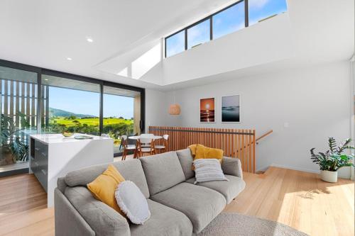 Coastal Living in Comfort — 4-Star Luxury Hotel in Raglan, New Zealand