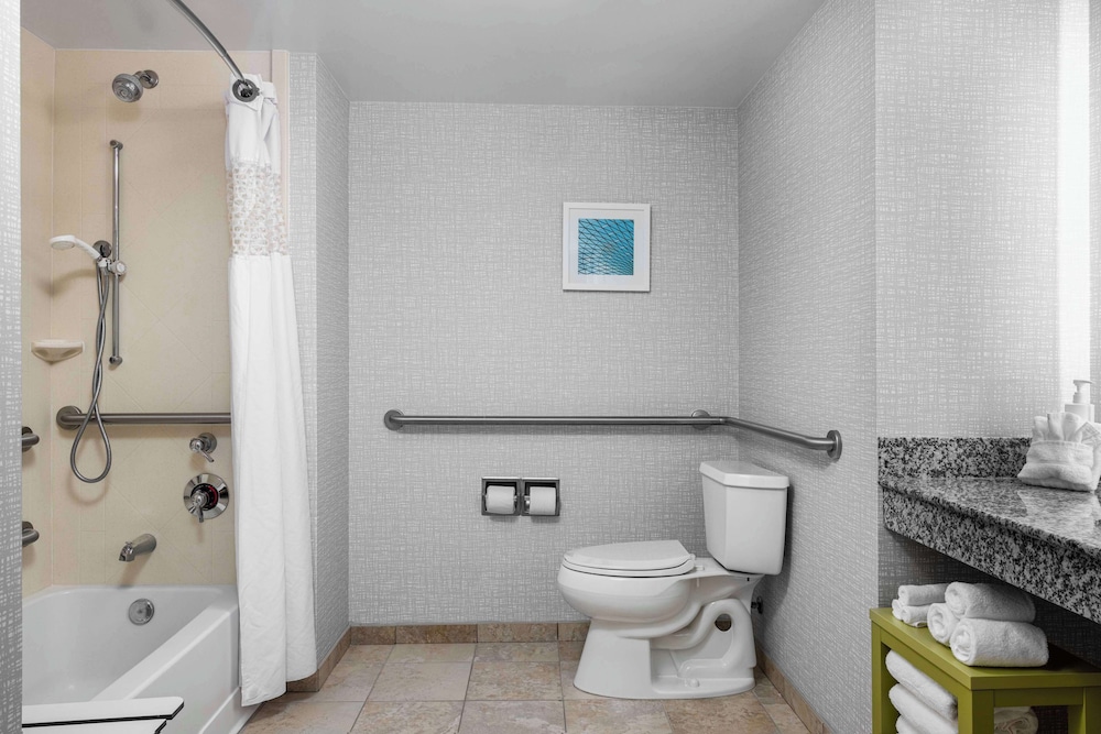 Hampton Inn & Suites Birmingham 280 East Eagle Point - photo 19