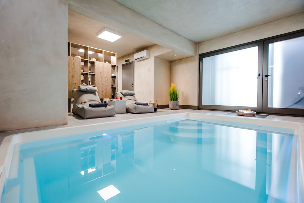 Sandom - carbon neutral hotel in Paros