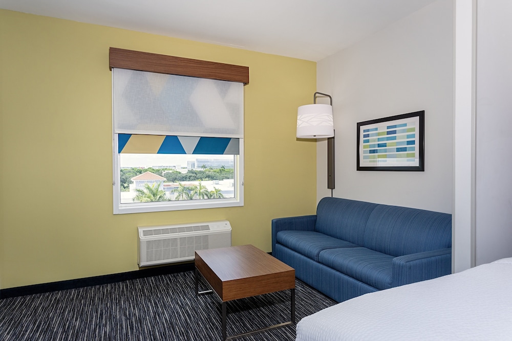 Holiday Inn Express & Suites Miramar - photo 14