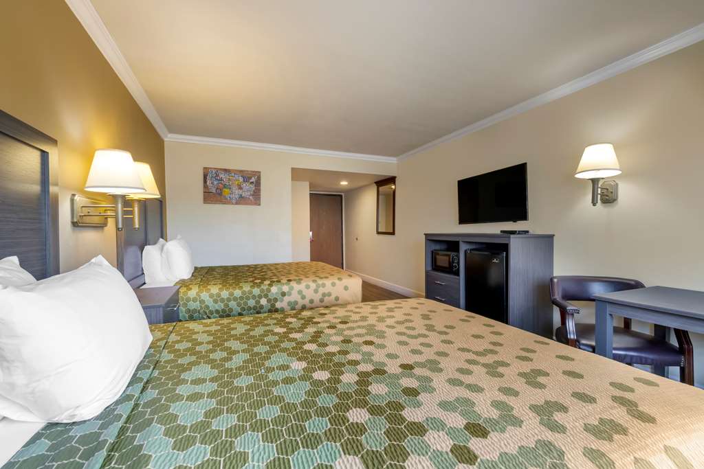 Econo Lodge Moreno Valley - photo 18