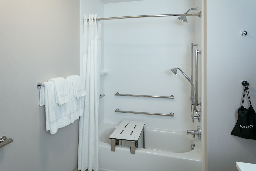 Holiday Inn Express & Suites Medford by IHG - photo 17