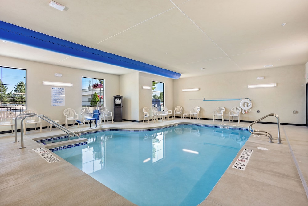 Cobblestone Hotel & Suites De Pere Green Bay - photo 45