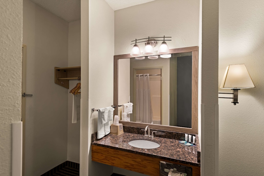 Red Lion Inn & Suites Gretna - photo 17