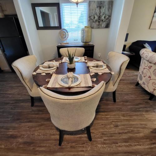 Kannapolis Elegant Townhouse Pet Friendly — 4-Star Luxury Hotel in Kannapolis, United States