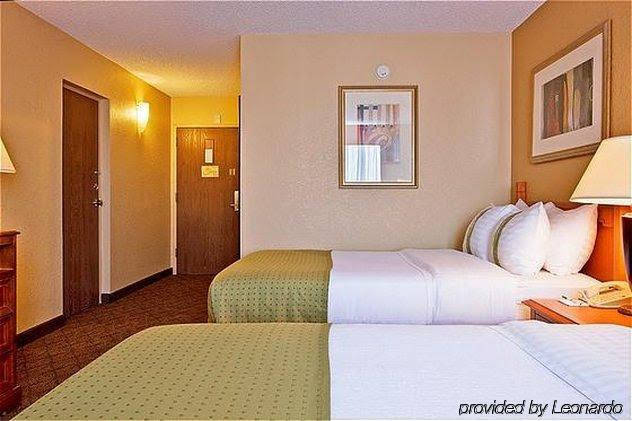 Holiday Inn Hotel & Suites Tucson Airport North - photo 22