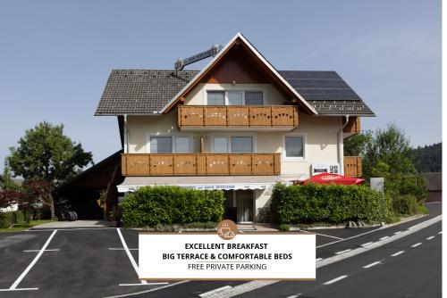 Gostišče Pri Dveh Petelinih in Bled, Slovenia