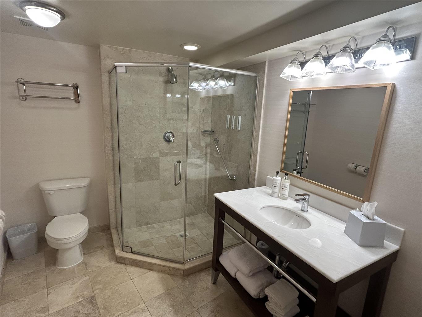 Best Western Premier Plainview Long Island Hotel - photo 12