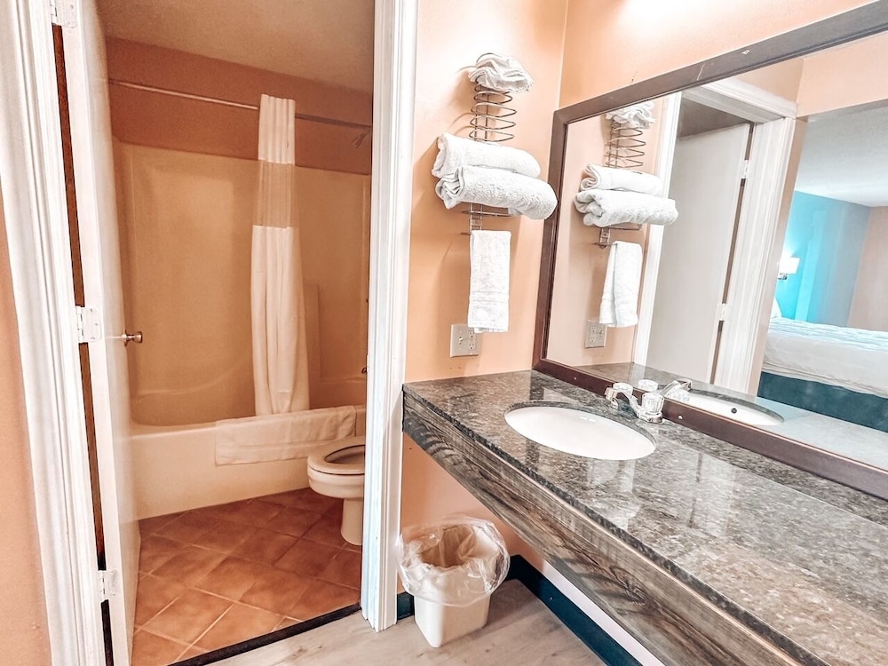 Laker Inn - photo 14