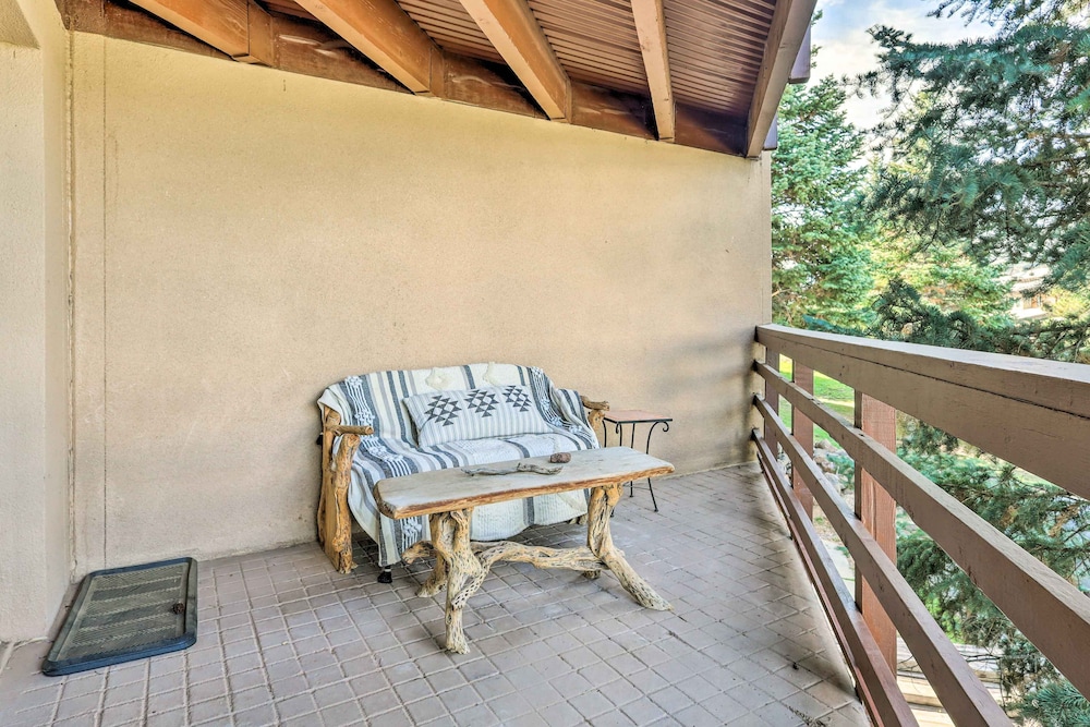 Rustic Condo with Deck Less Than 1 Mi to Angel Fire Resort - photo 7
