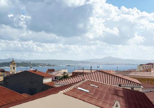 LaureLiving Holiday Home Bellavista centro — 4-Star Luxury Hotel in La Maddalena, Italy