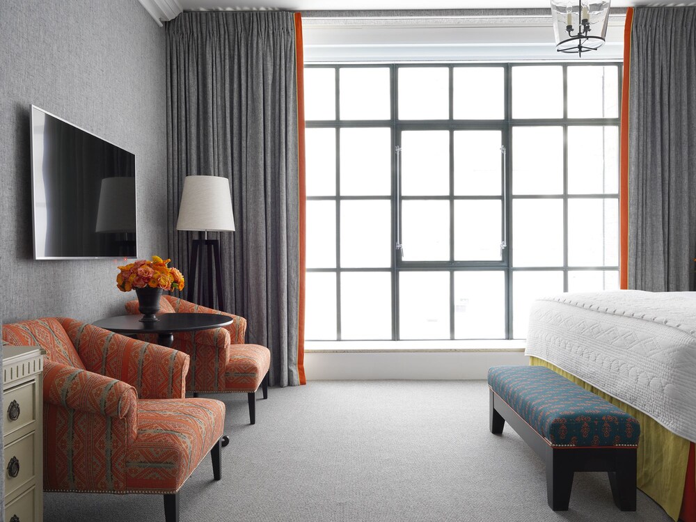 The Whitby Hotel - photo 6