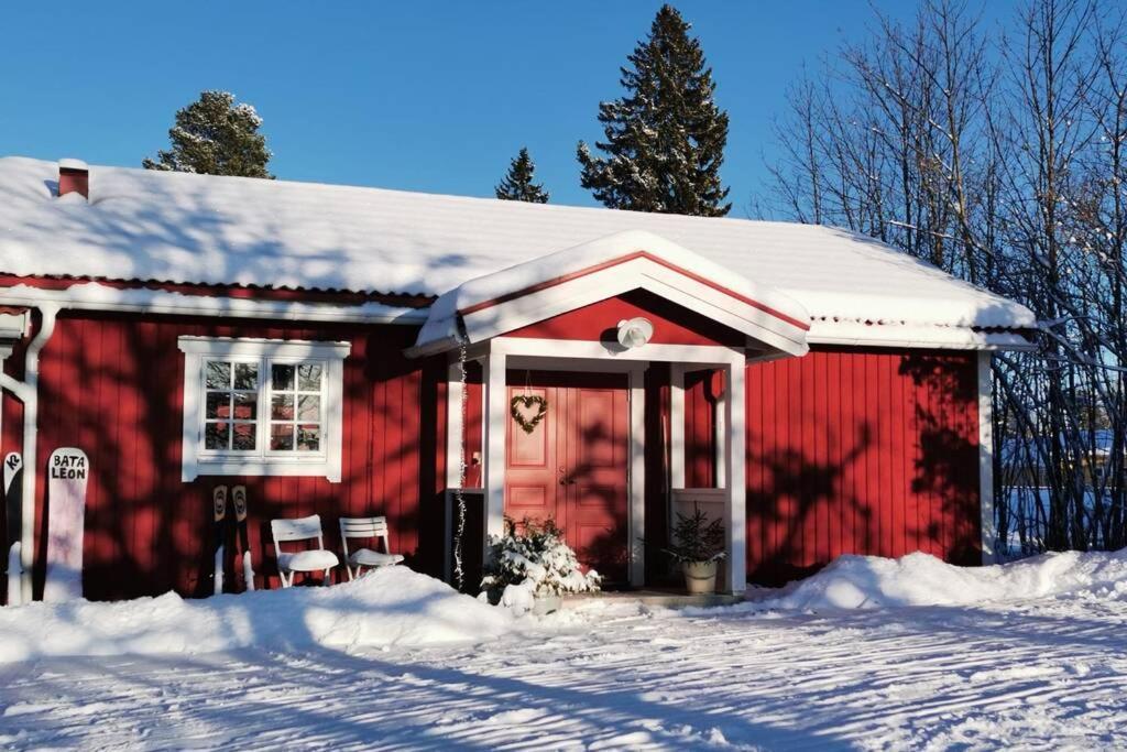 Idyllisk nybyggd stuga på Sollerön. in Unknown City, Sweden