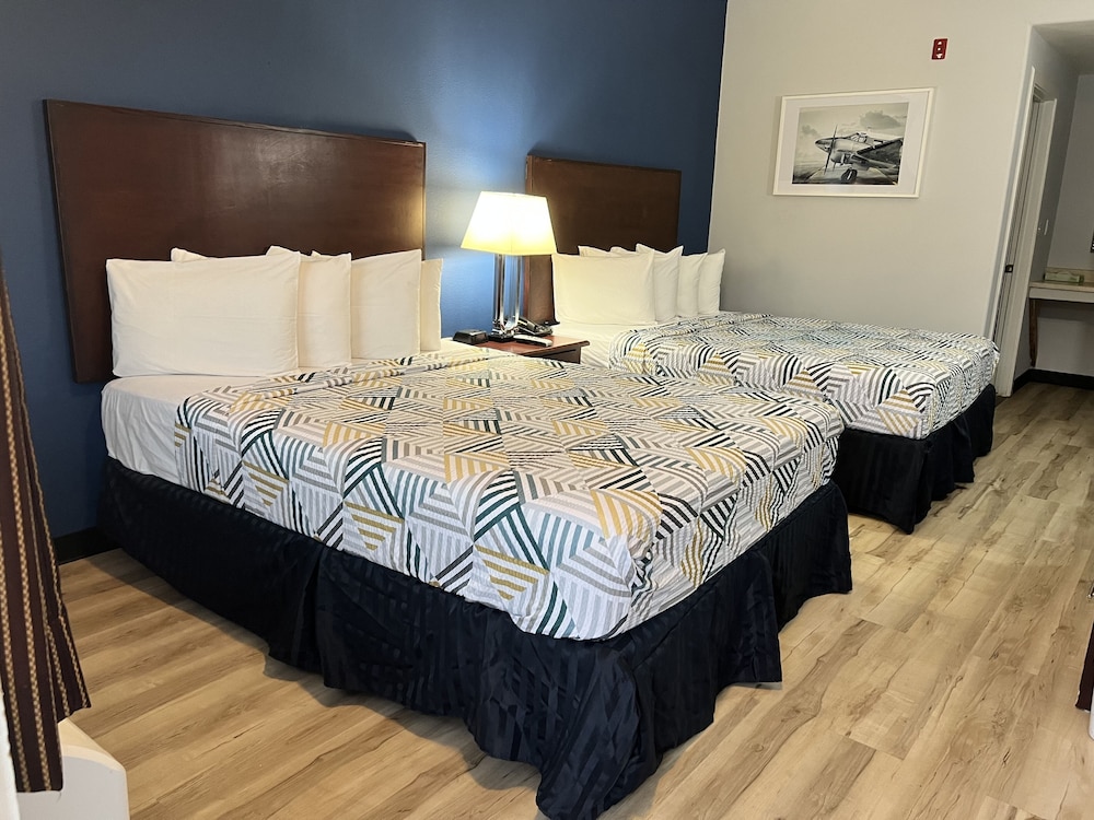 Baymont by Wyndham Ridgecrest - photo 5