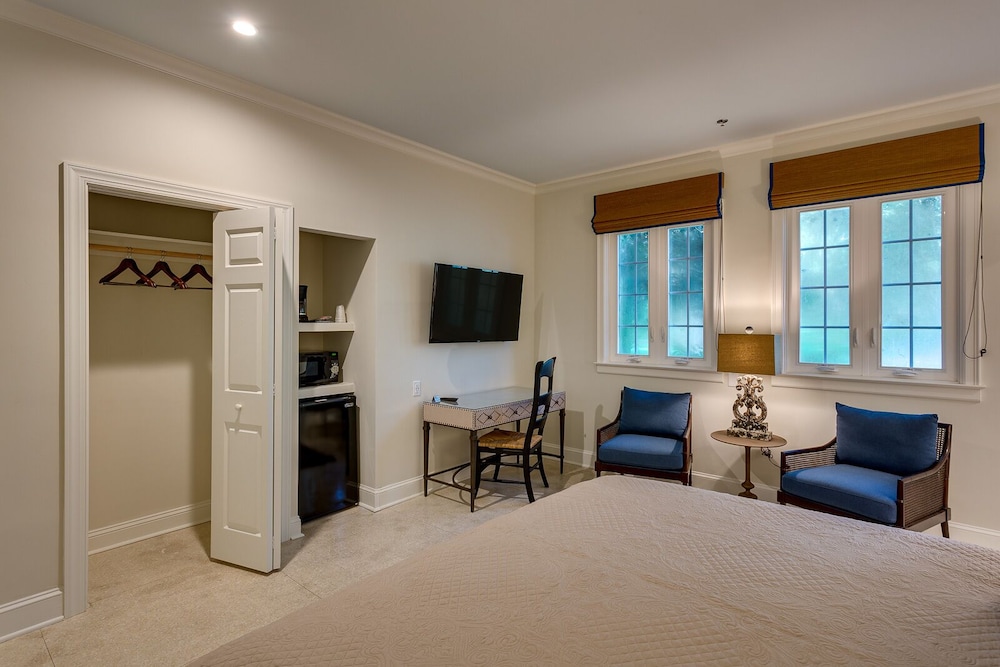 Azaleana Manor - photo 15