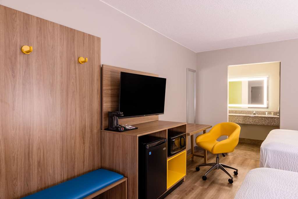Days Inn by Wyndham Mooresville Lake Norman - photo 20