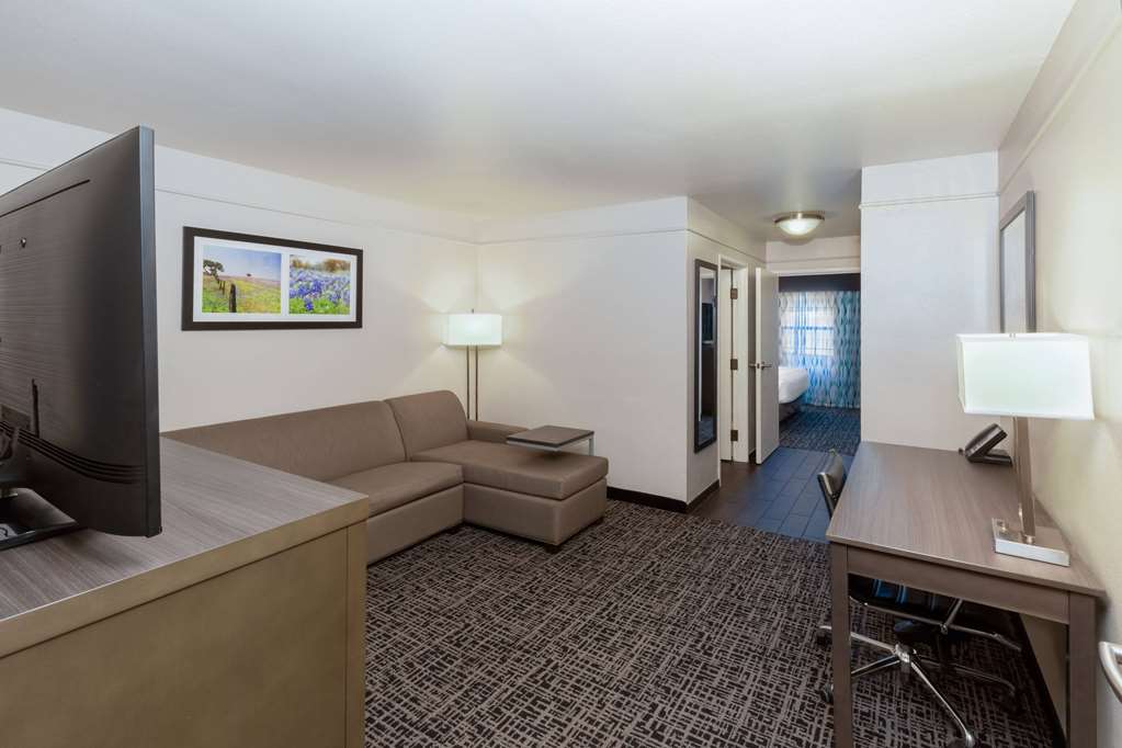 La Quinta Inn & Suites by Wyndham Rockwall - photo 29