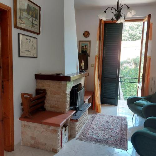 Appartamento a due passi dal mare a Quercianella — 4-Star Luxury Hotel in Quercianella, Italy