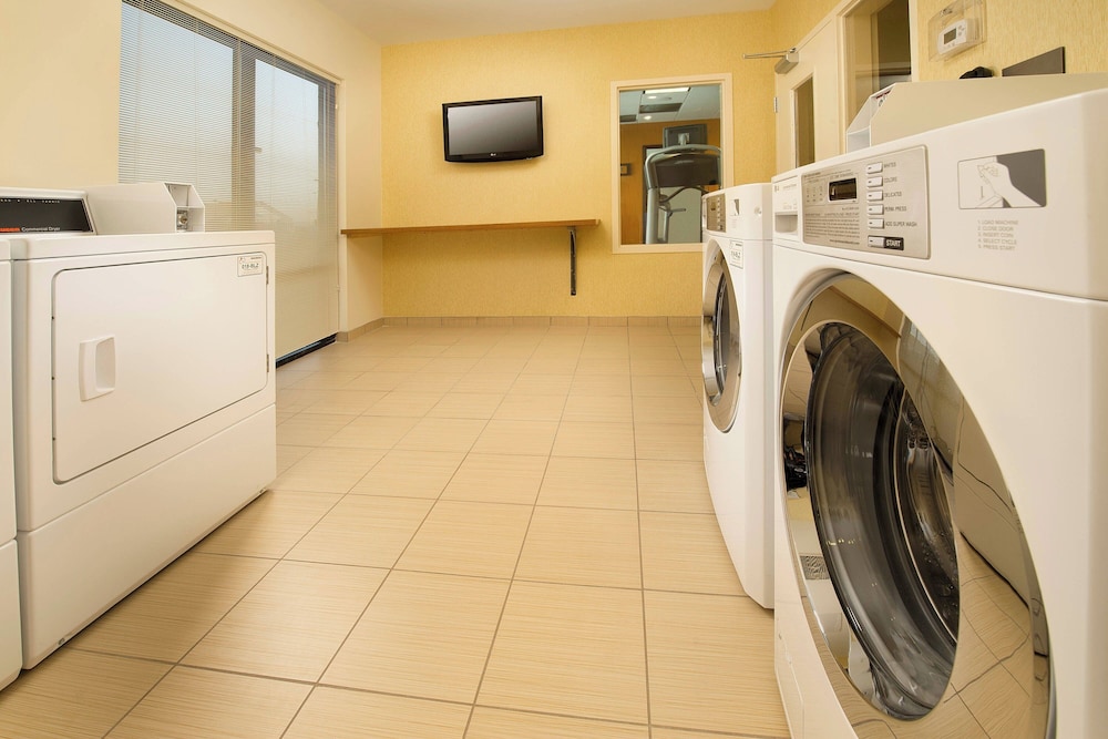 Towneplace Suites Eagle Pass - photo 20