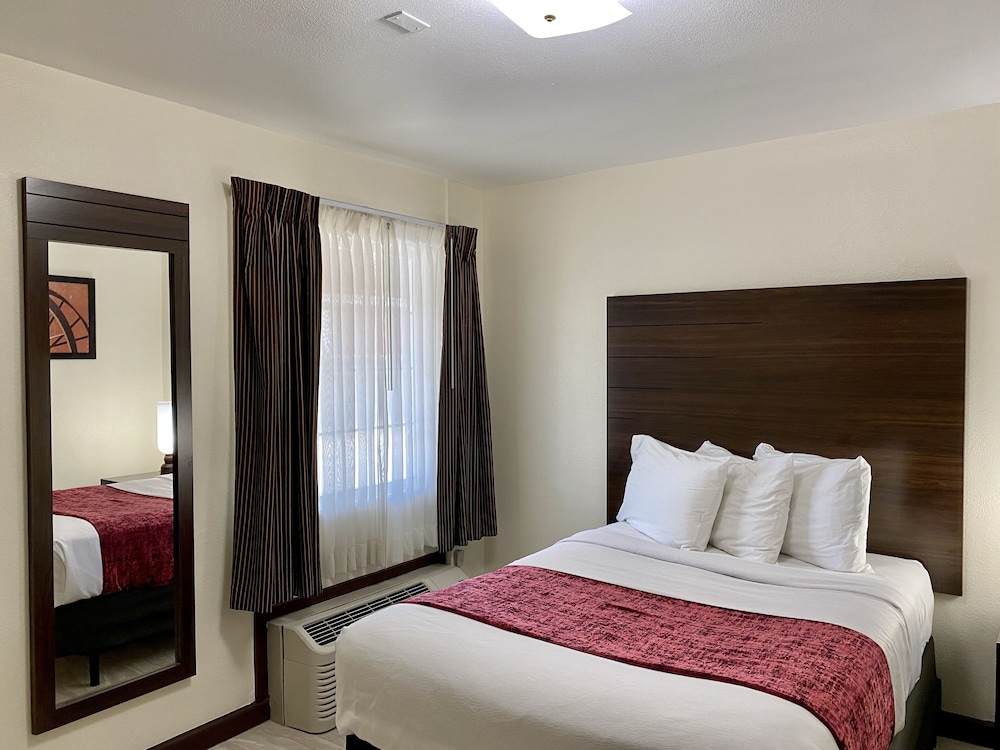 Roswell Inn - photo 3