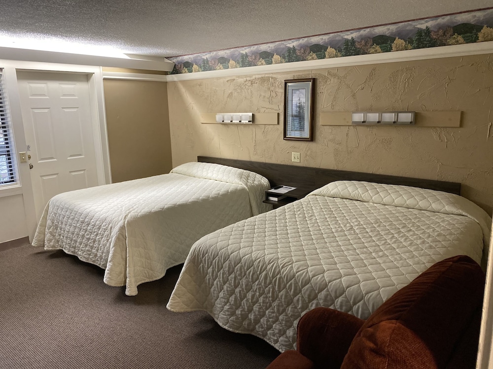 Carr's Northside Motel and Cottages - photo 5
