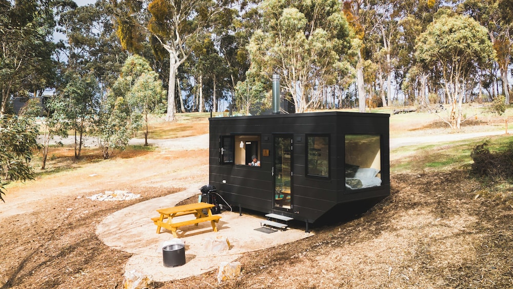 Cabn Hahndorf — 4-Star Luxury Hotel in Hahndorf, Australia