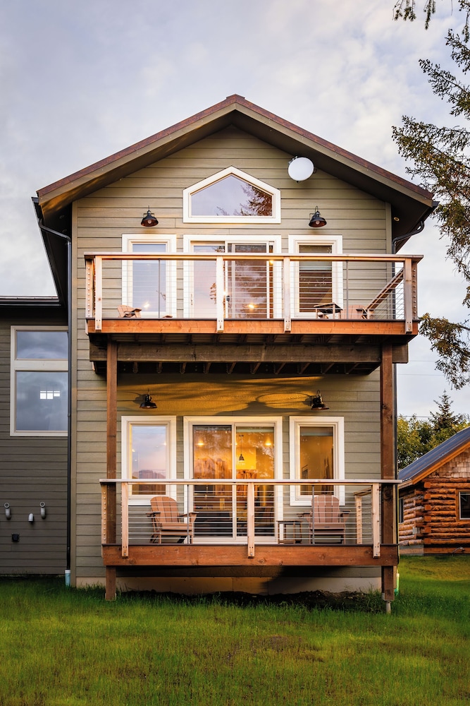 Lakeshore Lodging Suites — 4-Star Luxury Hotel in Homer, United States