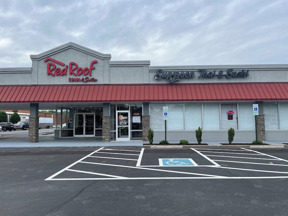 Red Roof Inn & Suites Wilkesboro - photo 36