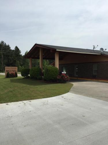 Cross Road Motel — Trenton