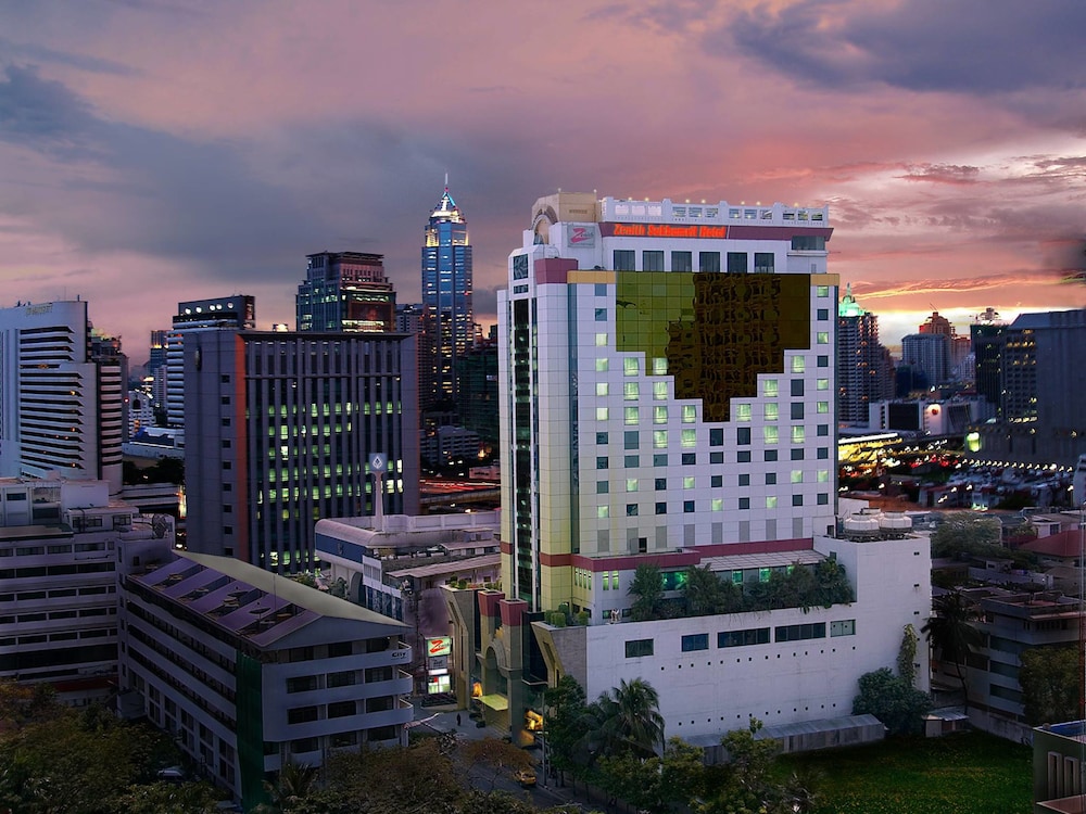 Zenith Sukhumvit Hotel SHA Extra Plus