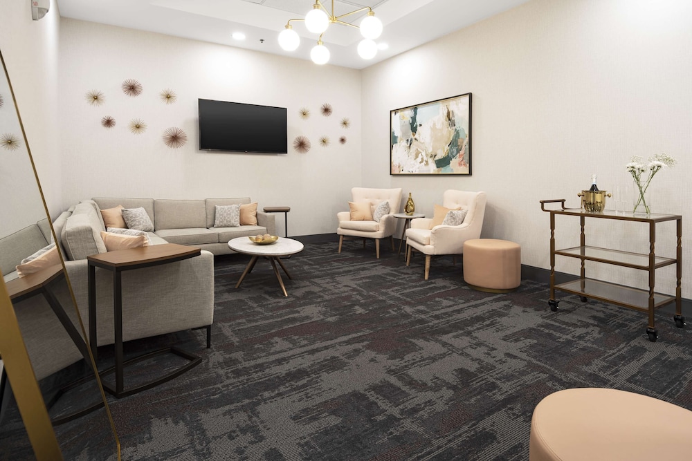 Hampton Inn & Suites Raleigh Downtown - photo 89