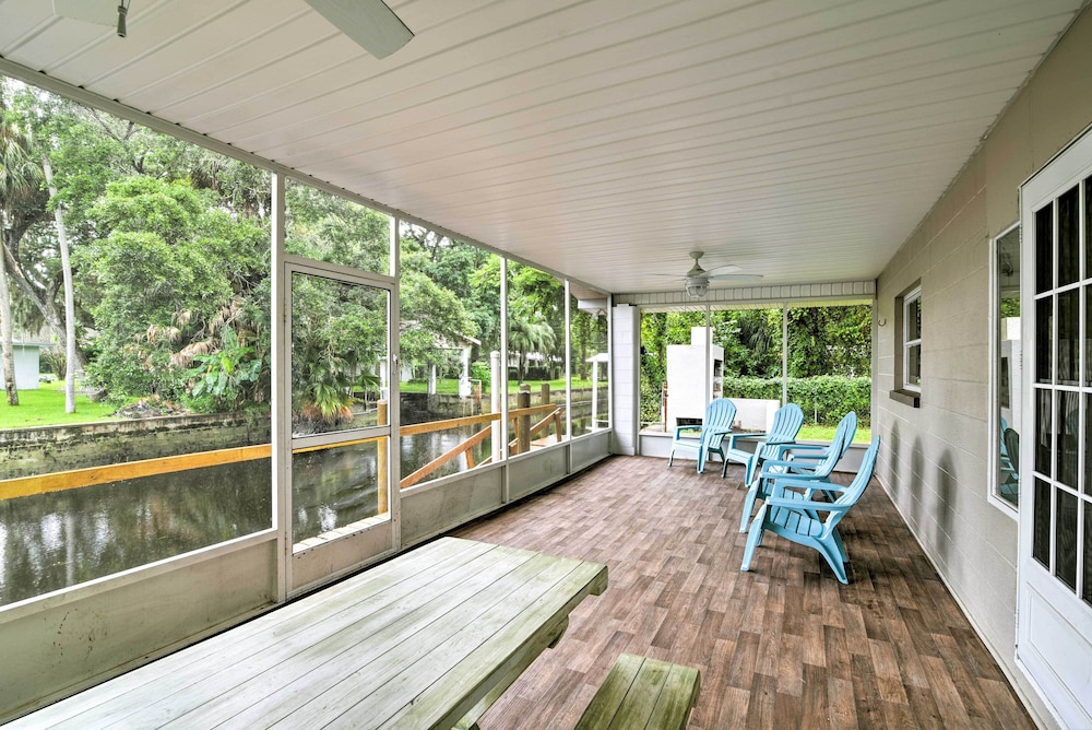 Updated Rustic Yankeetown Home W Lanai And Dock 12673413 — Inglis