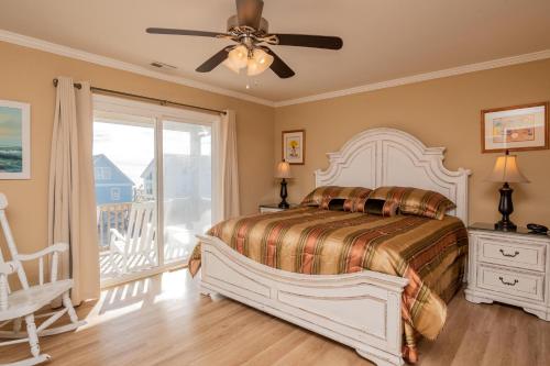 A Beach Music Paradise Too by Oak Island Accommodations - photo 17