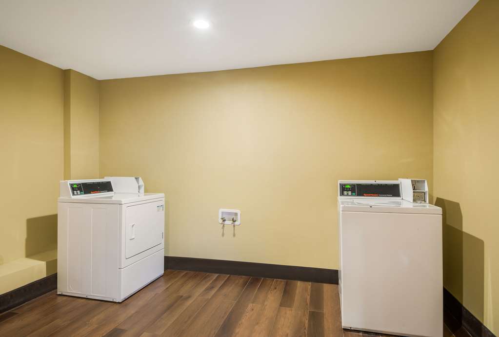 Suburban Studios Buffalo Airport - photo 42