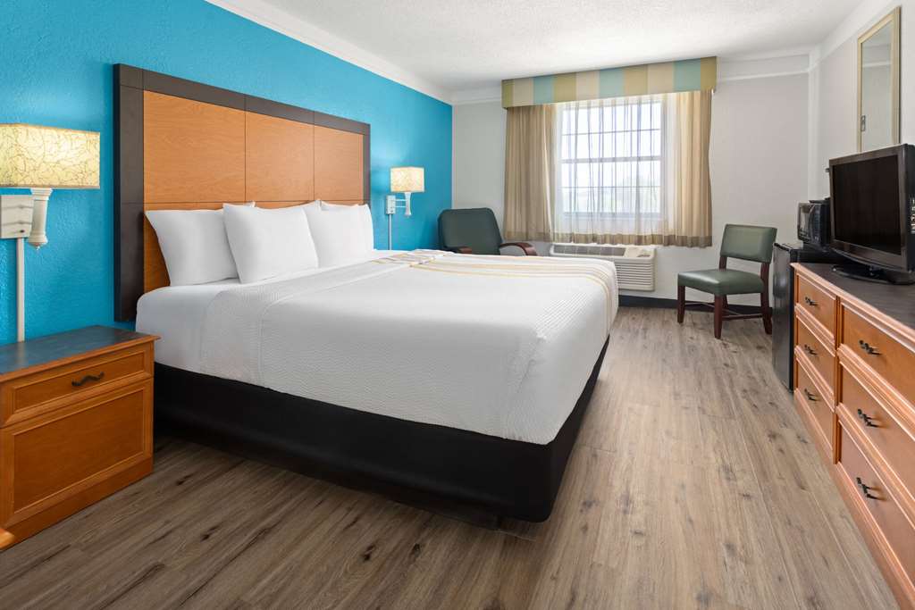 La Quinta Inn by Wyndham Pittsburgh Airport - photo 19