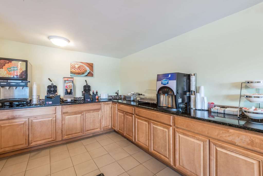 Days Inn By Wyndham Middletown Newport Area - photo 37