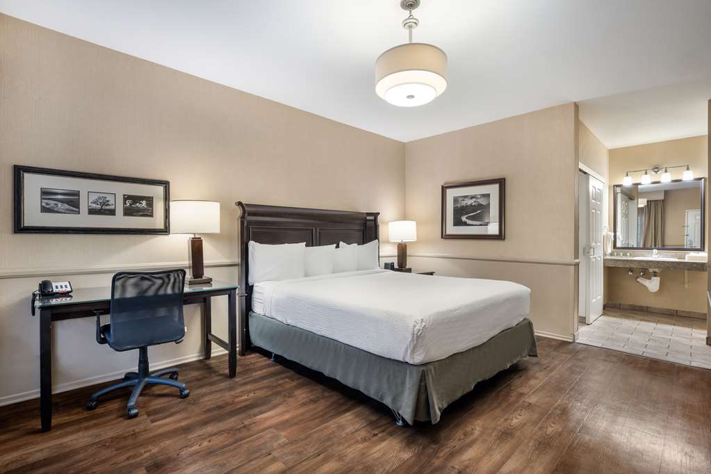 Best Western Corona Hotel and Suites - photo 17