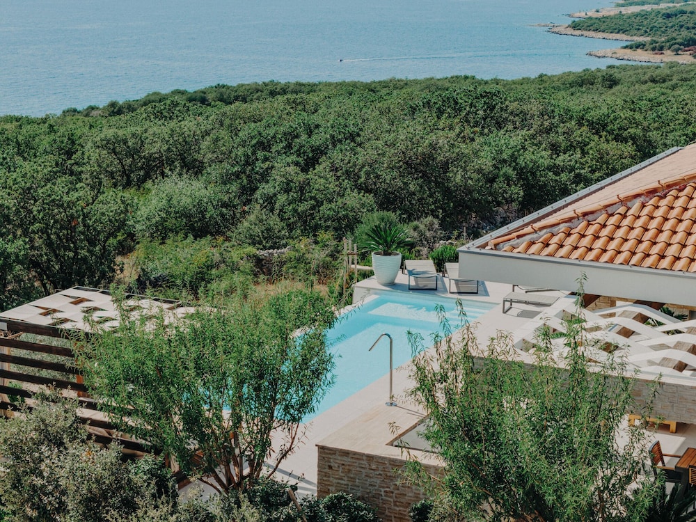 Brioni Plant Villas with luxury service — 5-Star Luxury Hotel in Novalja, Croatia