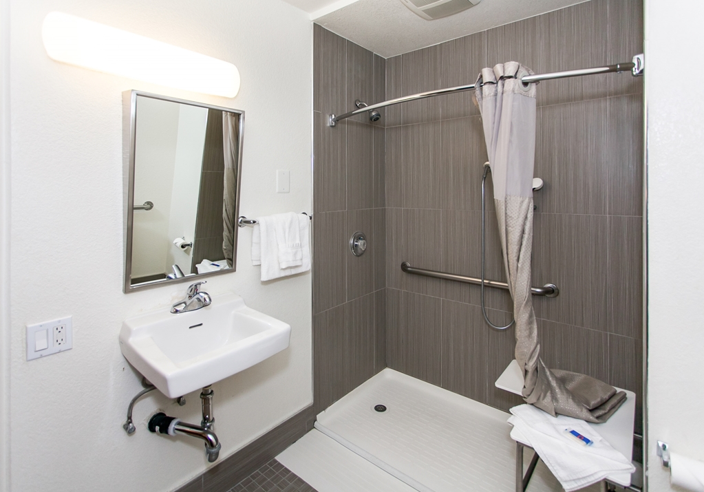 Motel 6 Hollywood - photo 27