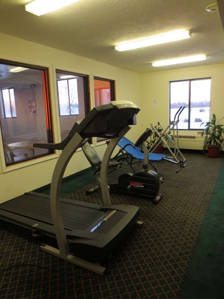 Pinckeyville Inn and Suites - photo 30